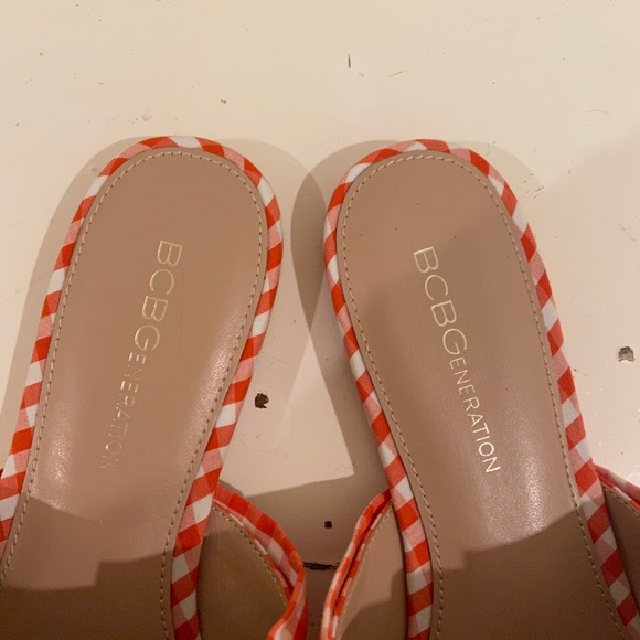 BCBG slides - Picture 2 of 2